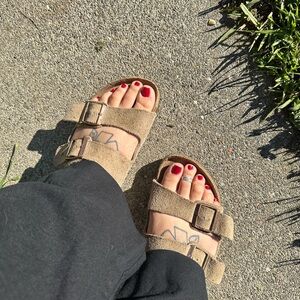 Well Worn Birkenstocks Tan Suede Buckle Sandals size 41